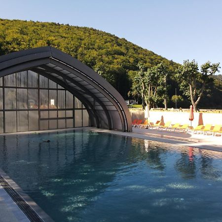 Camping Domaine Du Lac Chambon Murol Ngoại thất bức ảnh