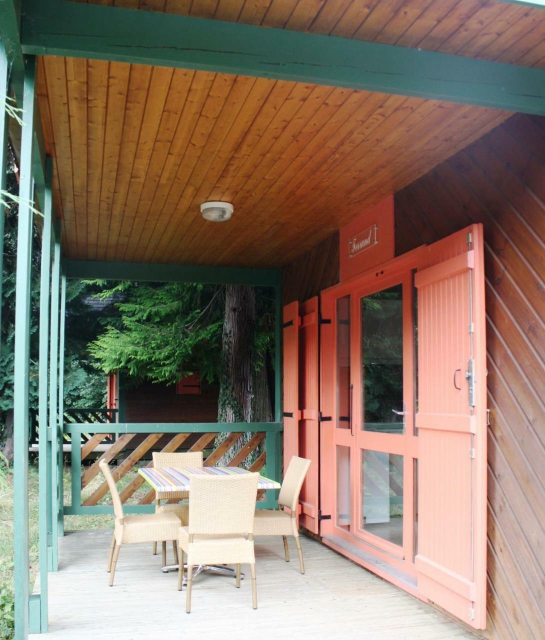 Camping Domaine Du Lac Chambon Murol Ngoại thất bức ảnh