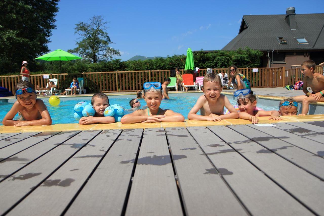 Camping Domaine Du Lac Chambon Murol Ngoại thất bức ảnh